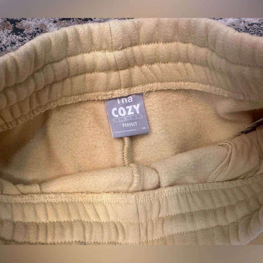 Aritzia TNA Soft Yellow Cozy Fleece Perfect Jogger Sweats